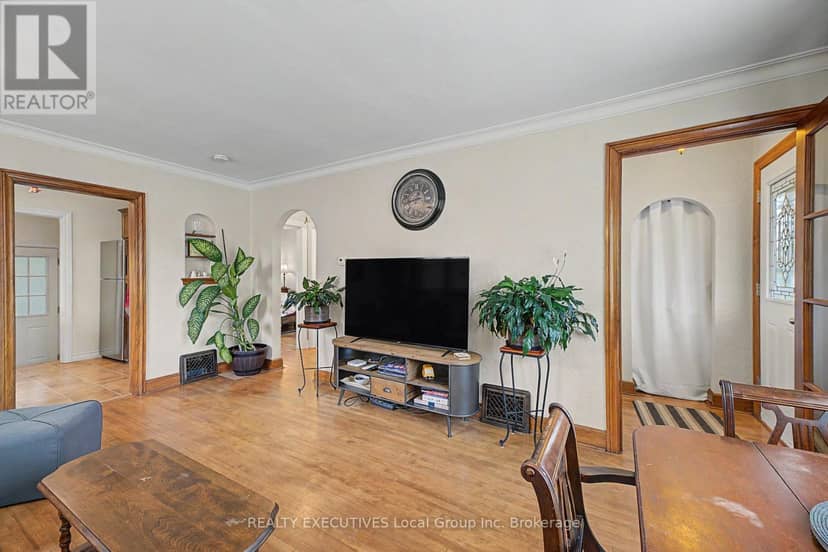 1778 Cassells Street — photo 14 of 40