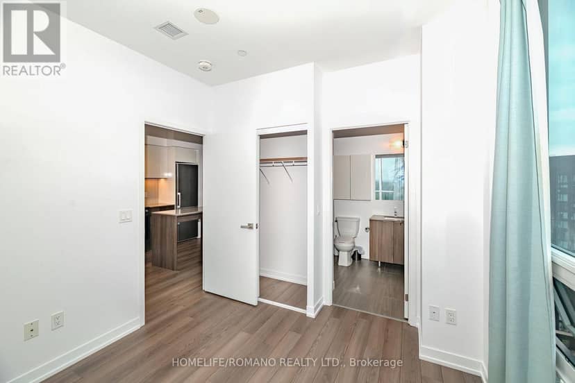 1602 - 31 Tippett Road — photo 10 of 20
