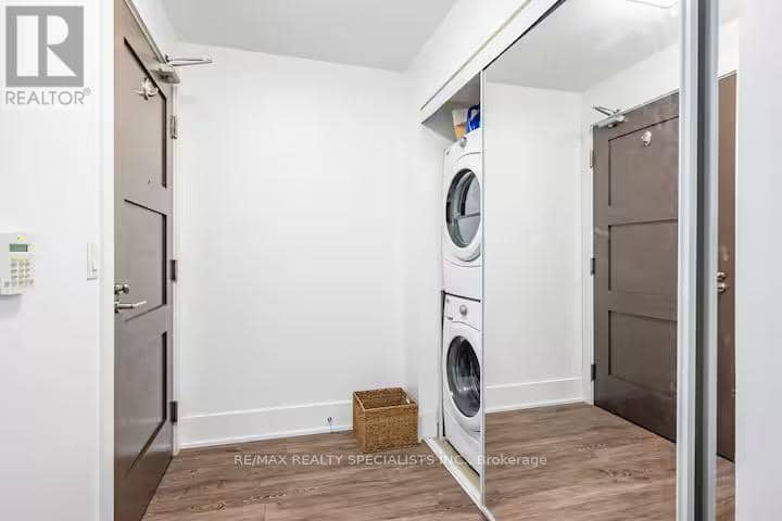 304 - 300 Front Street W — photo 18 of 24