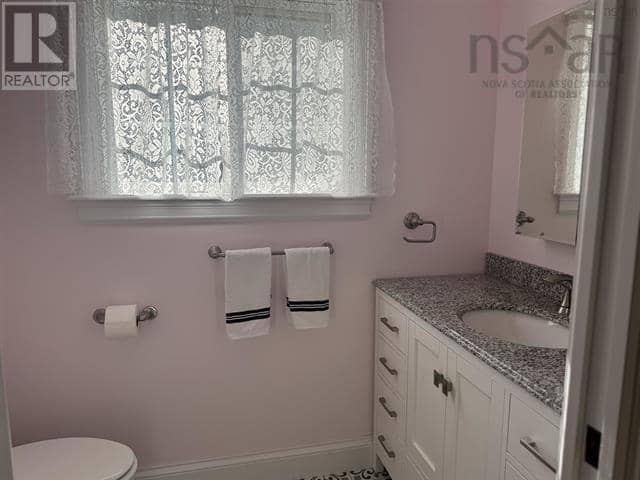 590 Gilberts Lane — photo 16 of 40