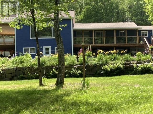 590 Gilberts Lane — photo 2 of 40