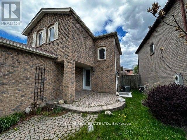 82 Chatfield Drive, Ajax, photo 2
