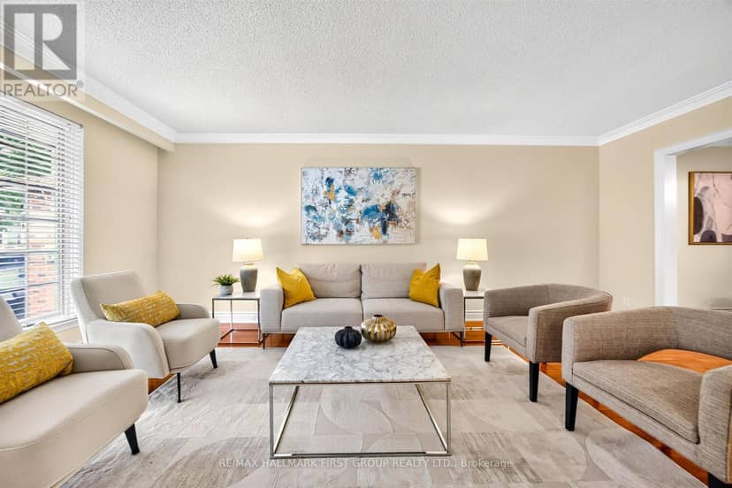 21 Ivan Road, Toronto, photo 2