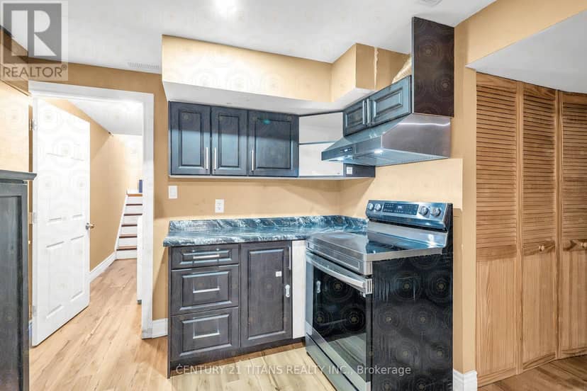 51 Marchwood Crescent — photo 20 of 27