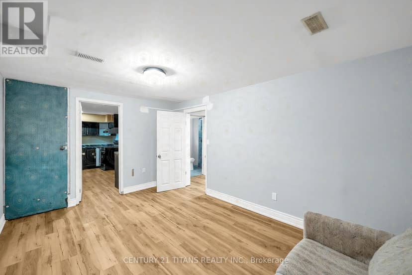 51 Marchwood Crescent — photo 23 of 27