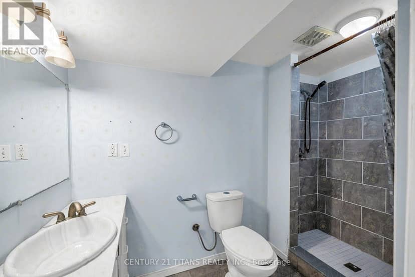 51 Marchwood Crescent — photo 24 of 27