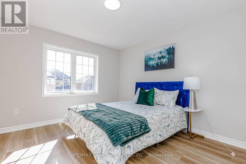 37 Skelton Crescent — photo 27 of 40