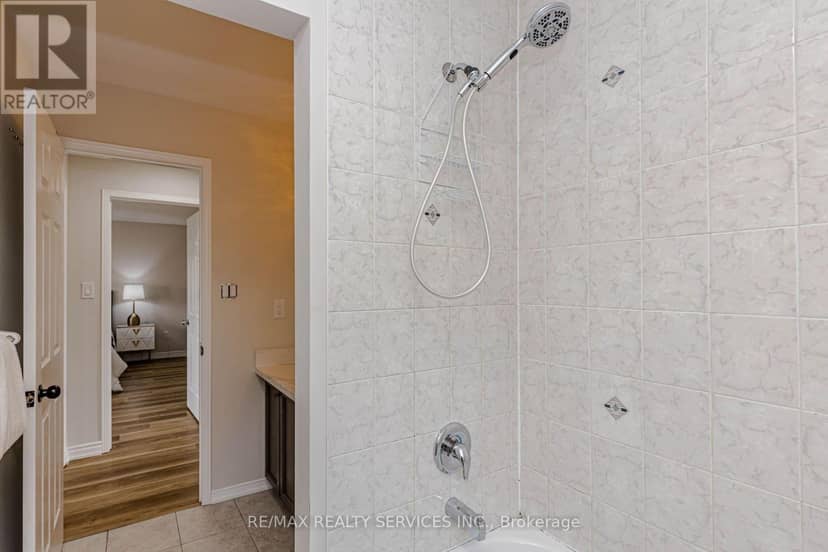 37 Skelton Crescent — photo 35 of 40