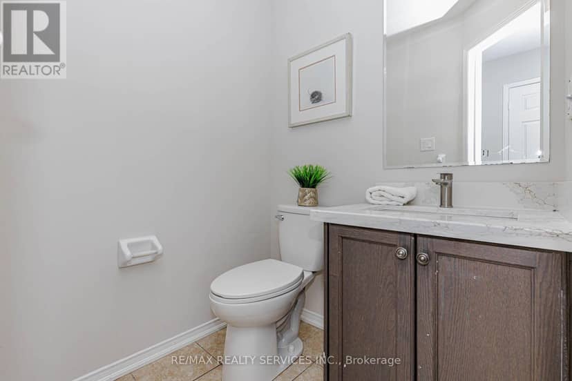 37 Skelton Crescent — photo 9 of 40