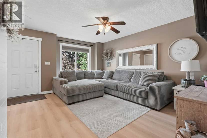 47 N 1 Street E, Magrath, photo 5