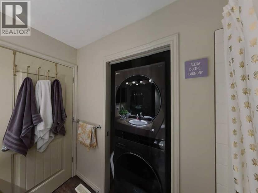 507 13 Street SE — photo 17 of 31