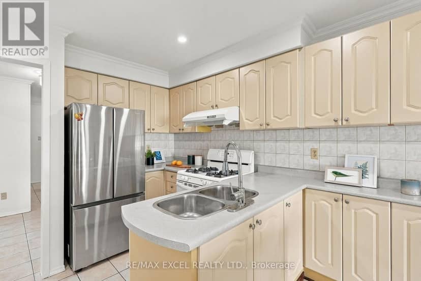 97 Tangmere Crescent — photo 15 of 40