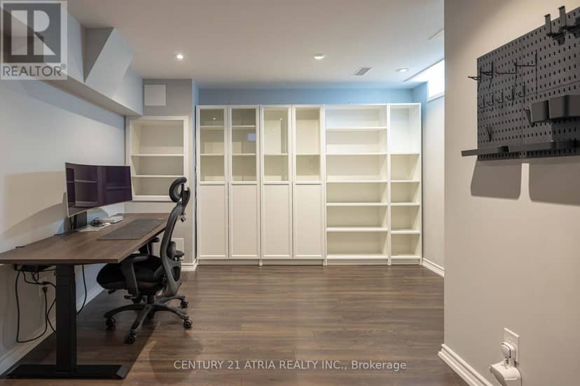 85 Vera Lynn Crescent — photo 17 of 21