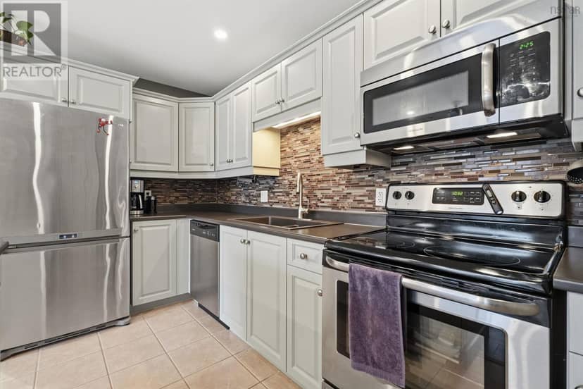 301 87 Pebblecreek Crescent — photo 13 of 40