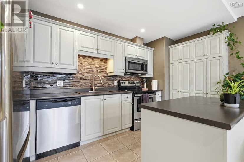 301 87 Pebblecreek Crescent — photo 11 of 40