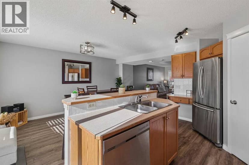 140 Prestwick Villas SE — photo 12 of 40