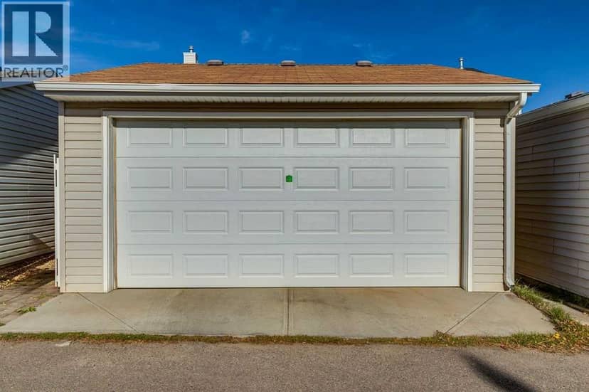 140 Prestwick Villas SE — photo 33 of 40