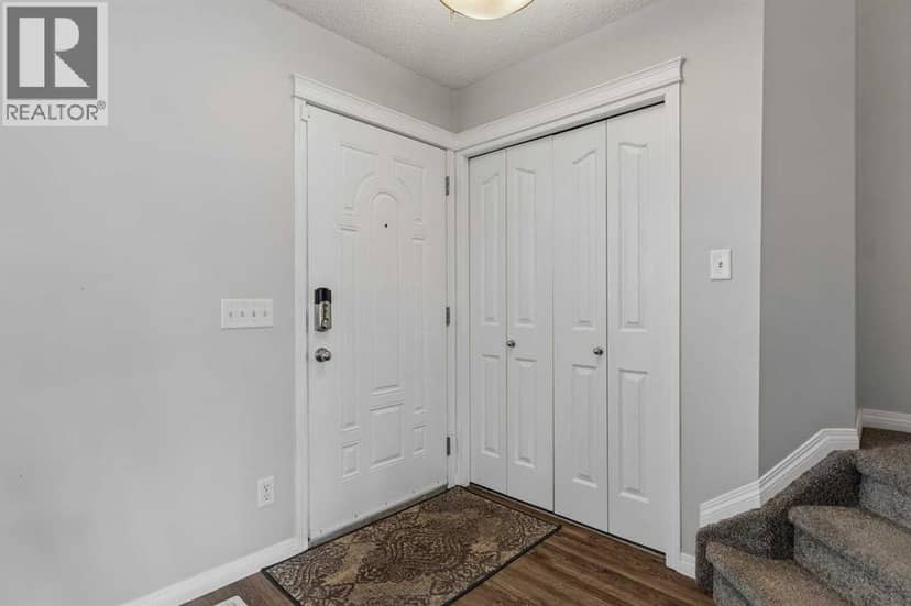 140 Prestwick Villas SE, Calgary, photo 2