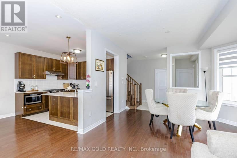 3 Dale Meadows Road — photo 11 of 40