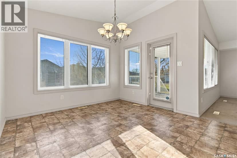 3144 Randall ROAD E — photo 9 of 37