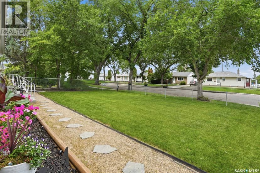1237 10th AVENUE E, Regina, photo 3