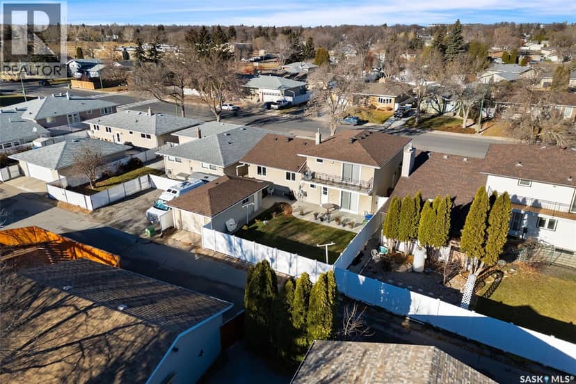 31 Rink AVENUE — photo 3 of 40