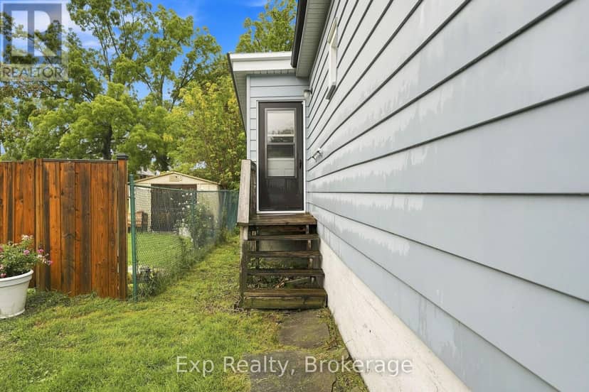 134 Catharine Street — photo 25 of 40