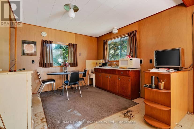 8999 Glendale Drive — photo 12 of 36