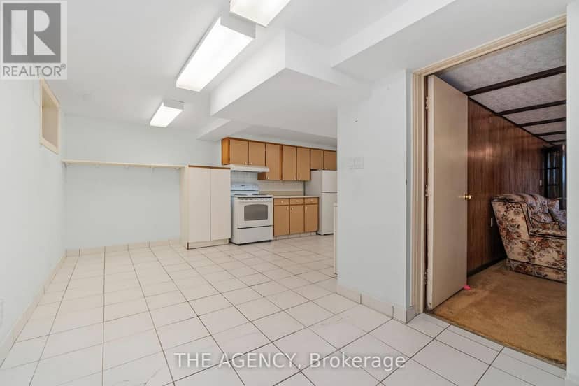 36 Buckingham Drive — photo 35 of 40