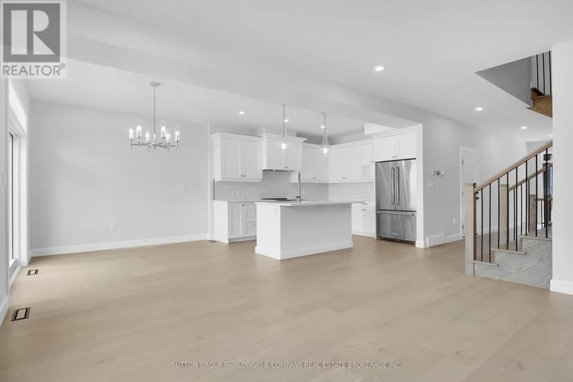 31 - 414 Old Wonderland Road — photo 9 of 23