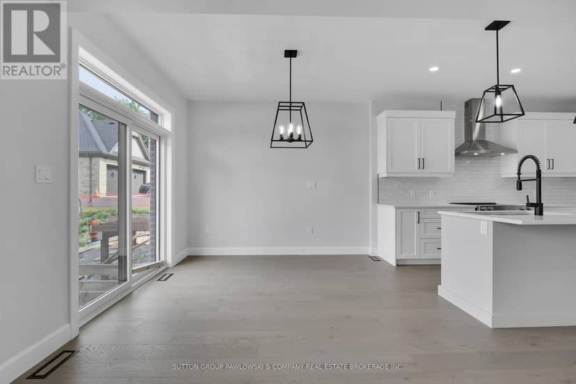 5 - 414 Old Wonderland Road — photo 15 of 25