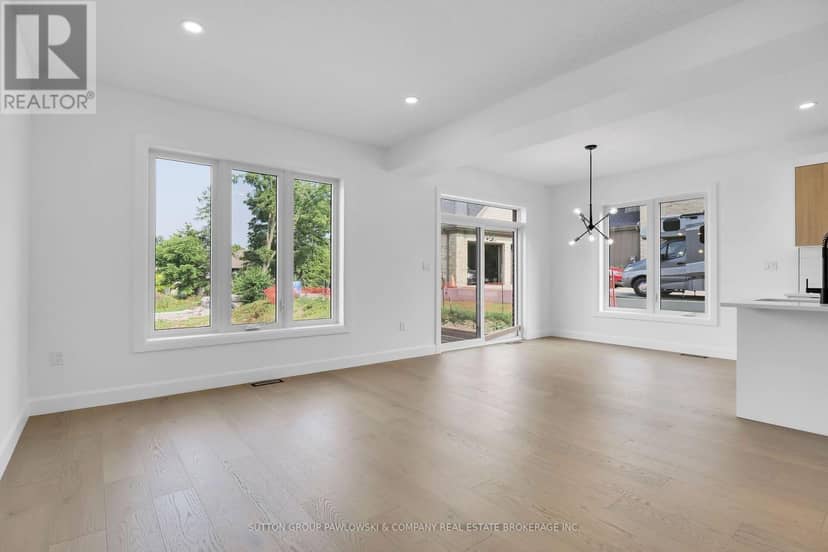 27 - 414 Old Wonderland Road — photo 10 of 23