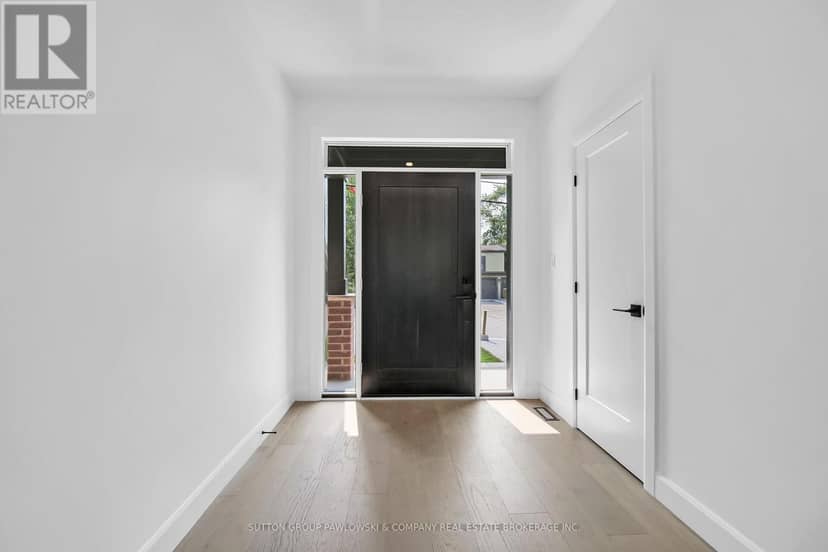 27 - 414 Old Wonderland Road, London South, photo 5