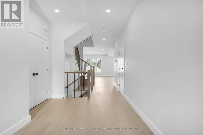 31 - 414 Old Wonderland Road, London South, photo 6