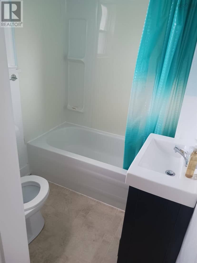 38 VICTORIA Street — photo 16 of 35