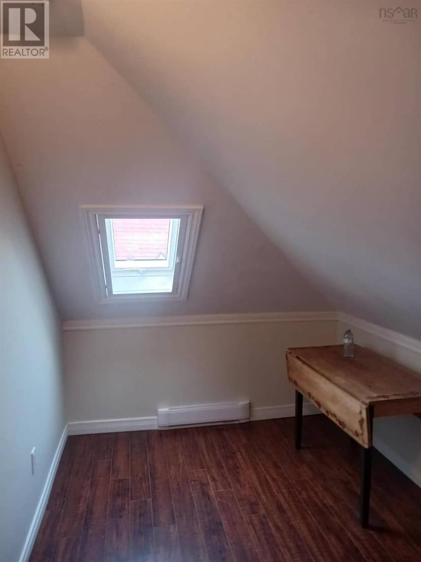 38 VICTORIA Street — photo 24 of 35
