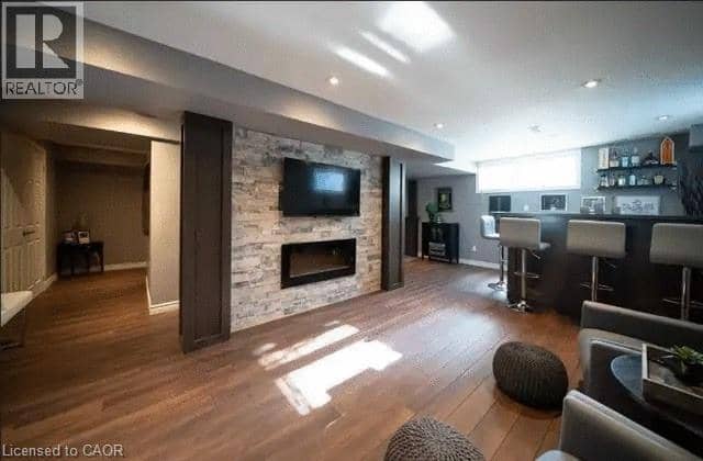 4000 MEDLAND Drive — photo 2 of 7