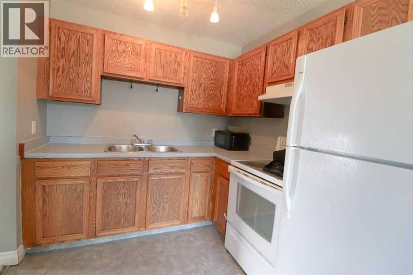 71 Laval Boulevard W, Lethbridge, photo 8