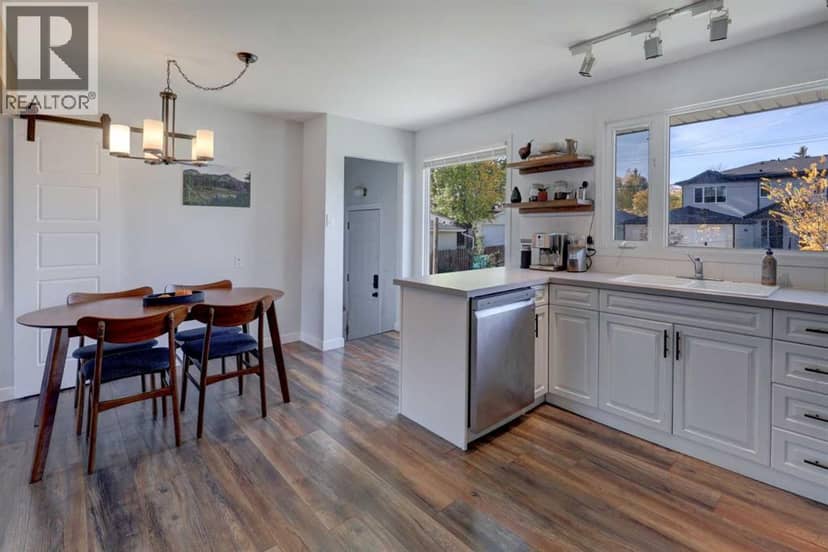 4827 Montana Drive NW — photo 9 of 32