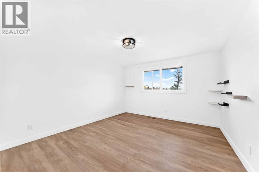 856 Rundlecairn Way NE — photo 9 of 29