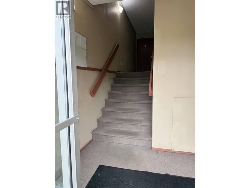 303 282 N Broadway Avenue — photo 17 of 17
