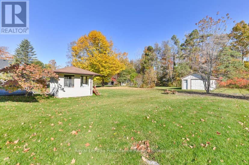 21851 Loyalist Parkway — photo 10 of 39