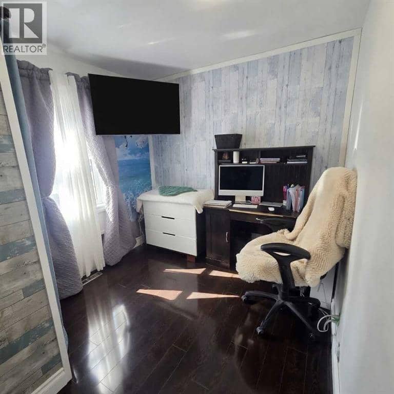 5015 8 Avenue — photo 22 of 40