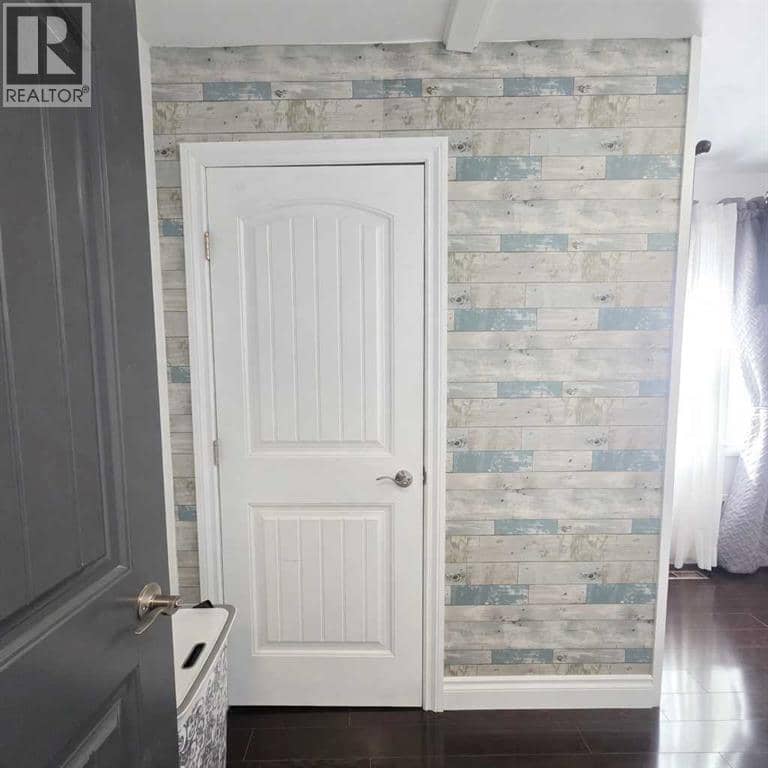 5015 8 Avenue — photo 21 of 40