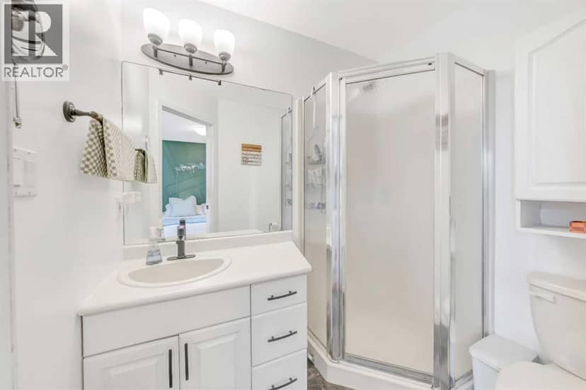 2503 43 Avenue — photo 18 of 40