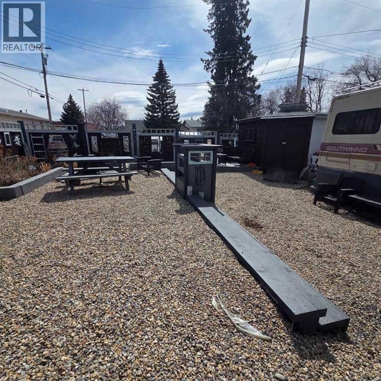 5015 8 Avenue — photo 39 of 40