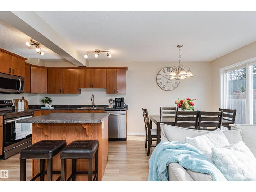 51 Vaughn Av — photo 17 of 40