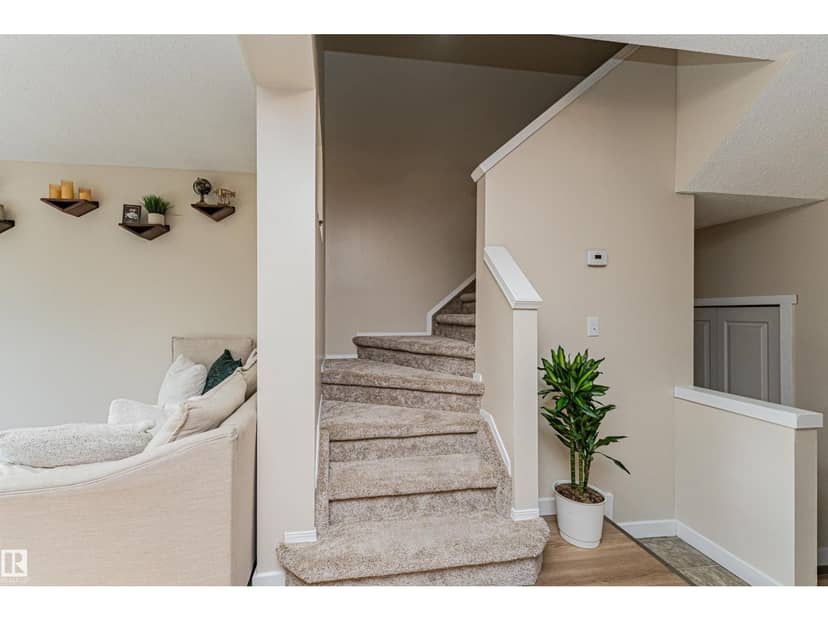 51 Vaughn Av — photo 35 of 40