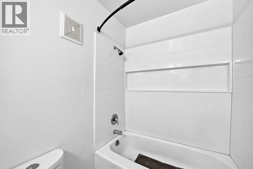 2353 50 Street NE — photo 11 of 22