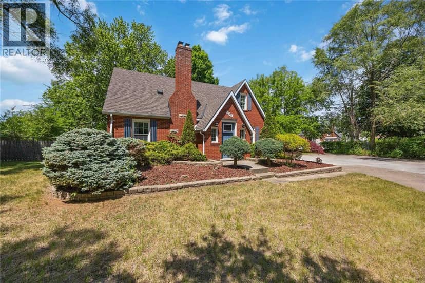860 London Road — photo 3 of 30